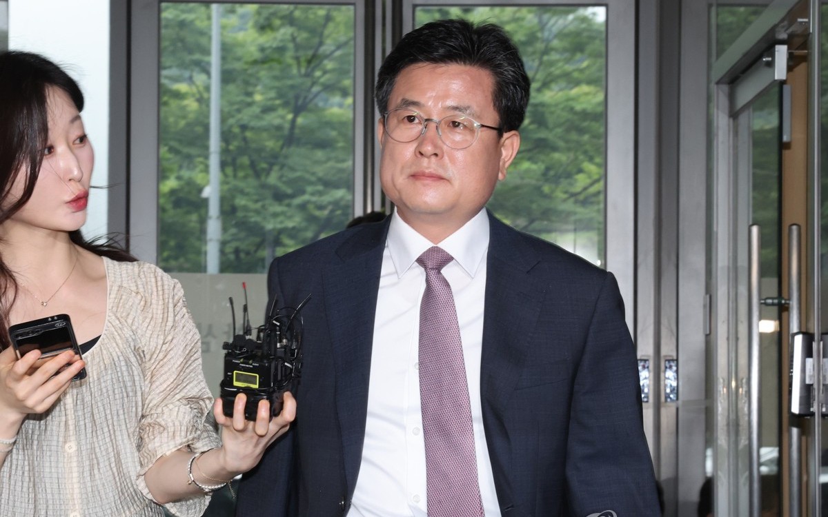 Trợ lý cựu tổng thống Hàn Quốc bị truy tố vì lén đem điện thoại vào nơi ông Yoon Suk Yeol bị giam