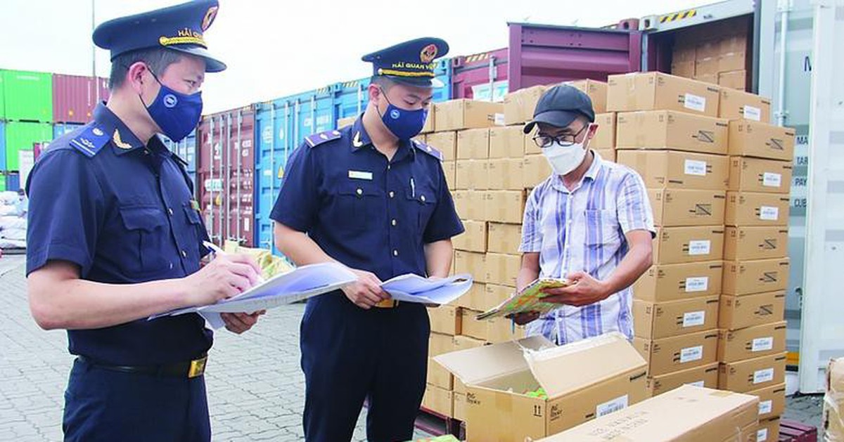 Doanh nghiệp dịch vụ vận chuyển dùng căn cước công dân giả khai hải quan để buôn lậu