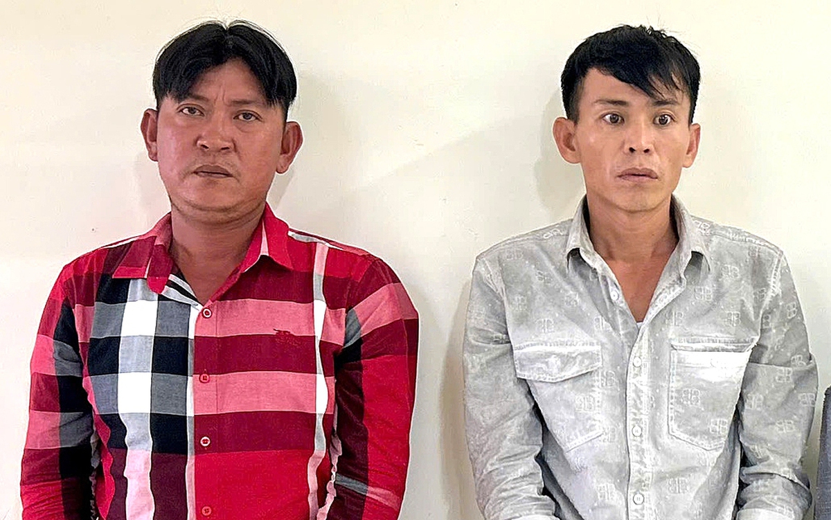 Giúp khổ chủ chở gạo về nhà rồi lấy trộm hết vàng