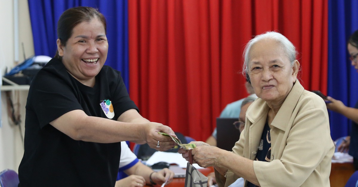 Đến nay người dân còn đăng ký nhận quà 100.000 đồng qua VNeID được không?