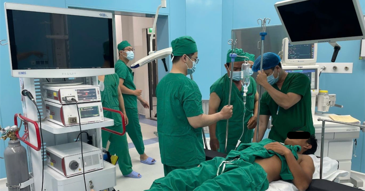 Lần đầu tiên phẫu thuật nội soi tại đặc khu Côn Đảo