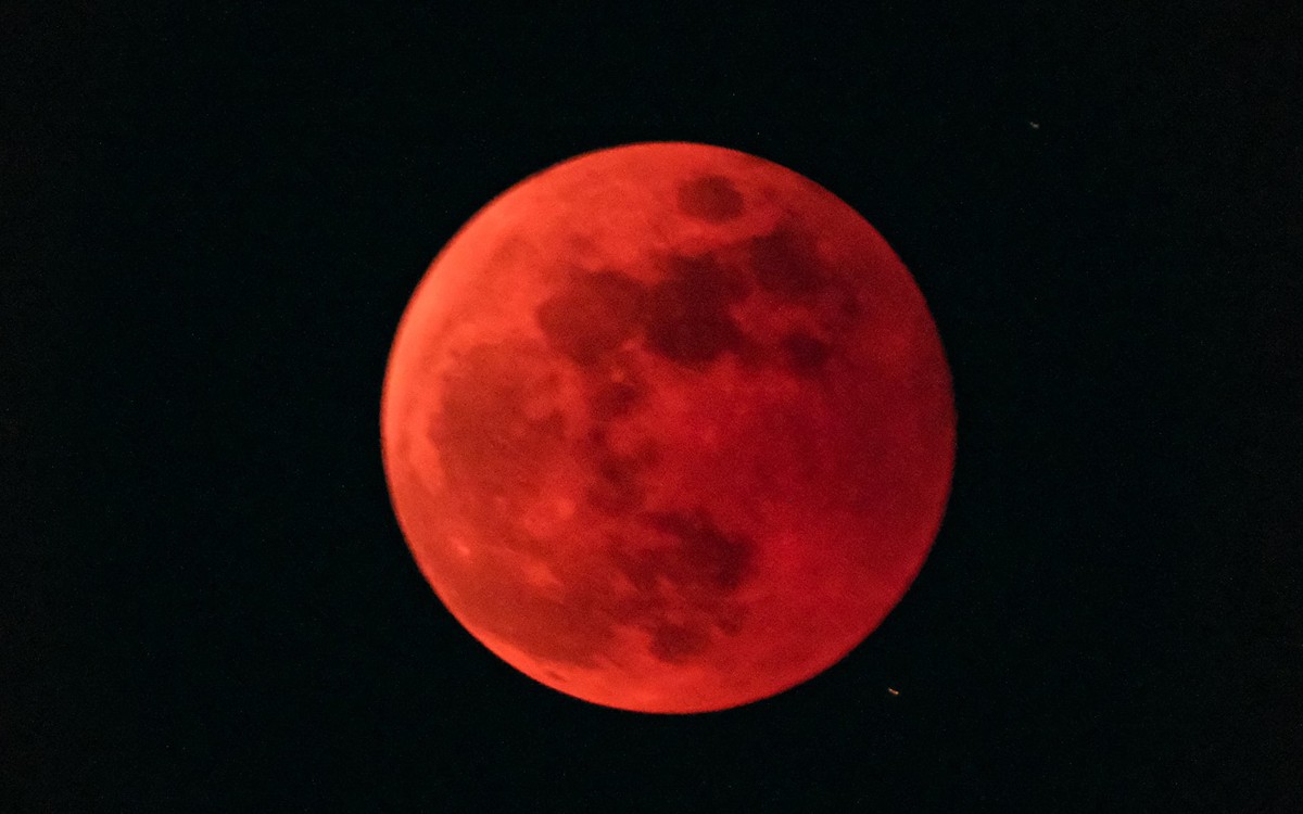 Thời tiết Việt Nam có thuận lợi để ngắm nguyệt thực toàn phần đêm nay?