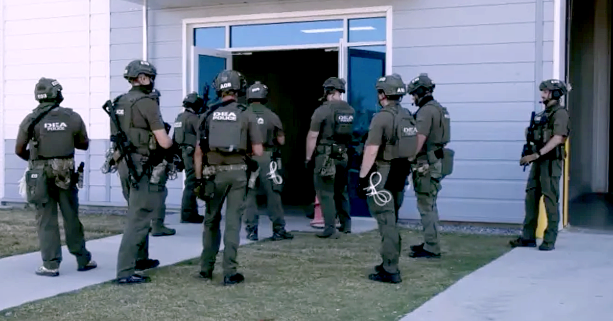 Quan hệ Mỹ - Hàn nổi sóng từ vụ đột kích nhà máy Hyundai còng tay lao động nhập cư trái phép