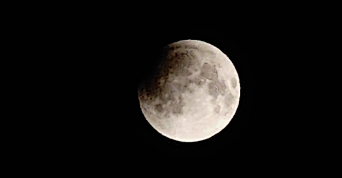 Bắt đầu nguyệt thực ở Việt Nam