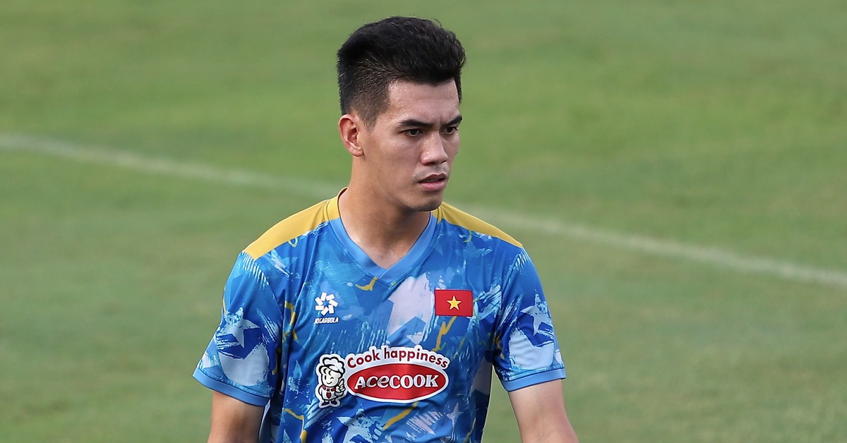 Tuyển Việt Nam thắng sát nút CLB Công An Hà Nội