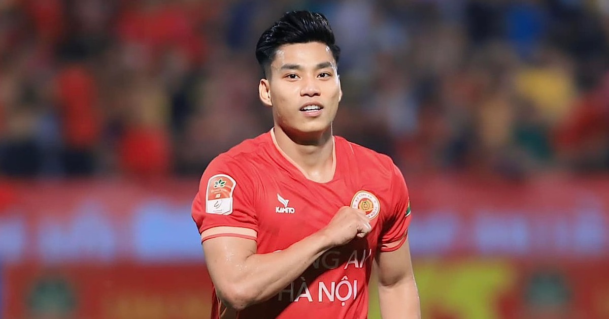 Văn Thanh phẫu thuật cổ chân, nghỉ nửa năm