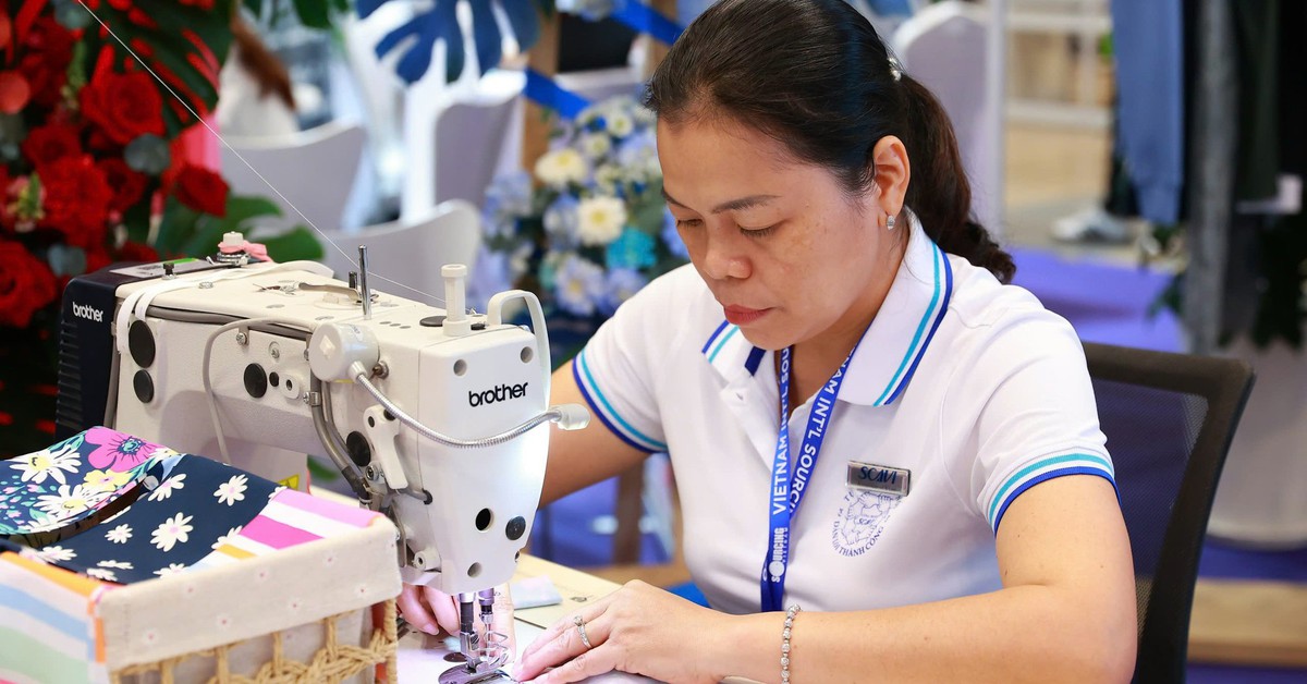 Việt Nam cần đặt mục tiêu làm 'nhạc trưởng' chuỗi giá trị dệt may trong nước
