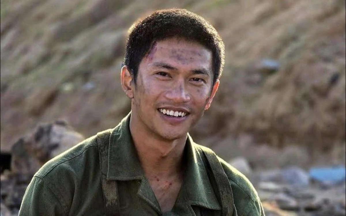 Tên phim Mưa đỏ hiện lên cuối phim mang theo ẩn ý
