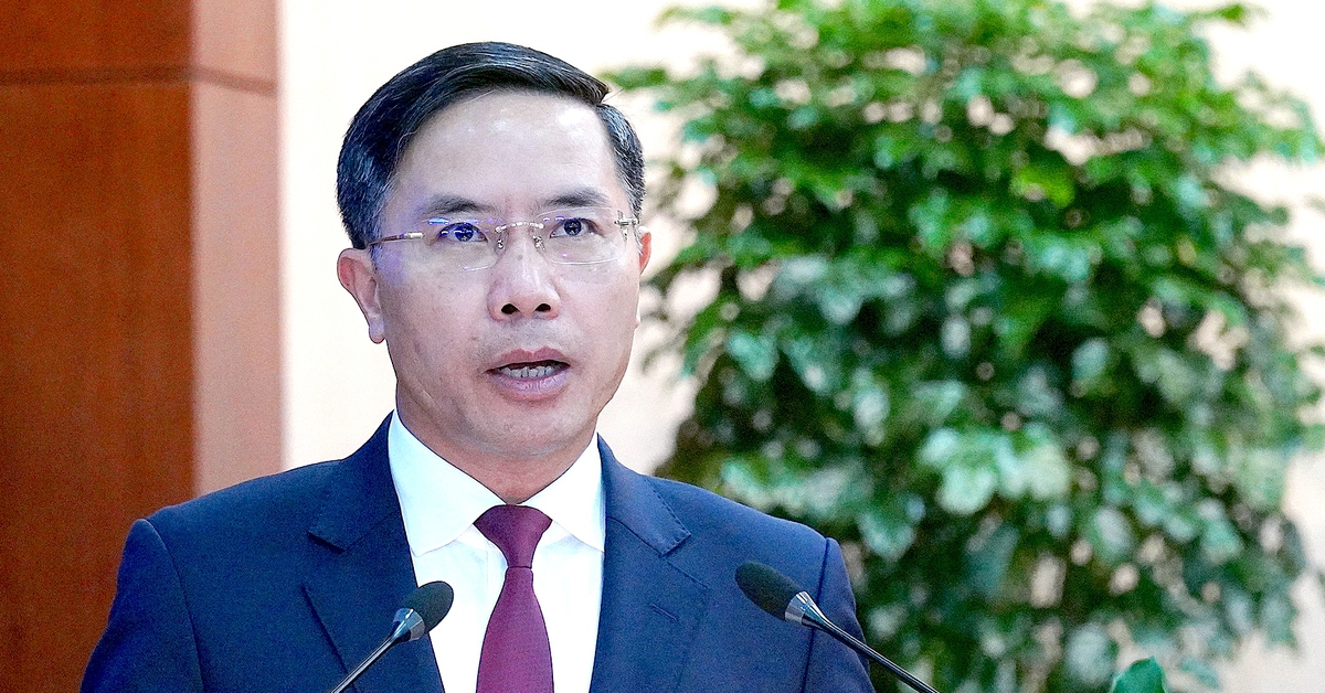 Chia sẻ đầu tiên khi nhận chức, tân Chủ tịch UBND TP Đà Nẵng nhấn mạnh đến các chỉ tiêu kinh tế