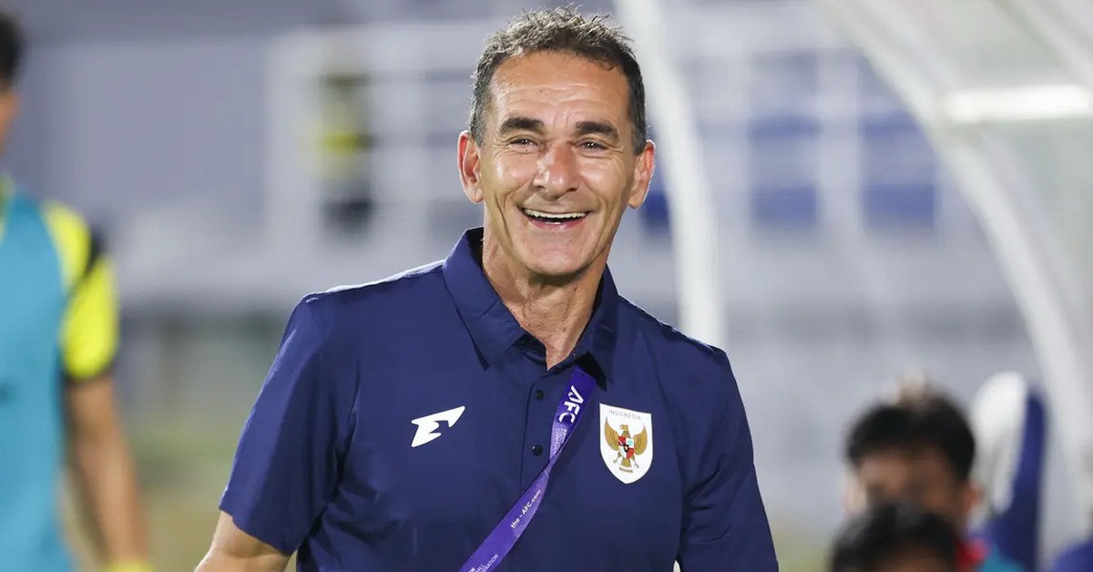 HLV đội U23 chê bai nền bóng đá Indonesia