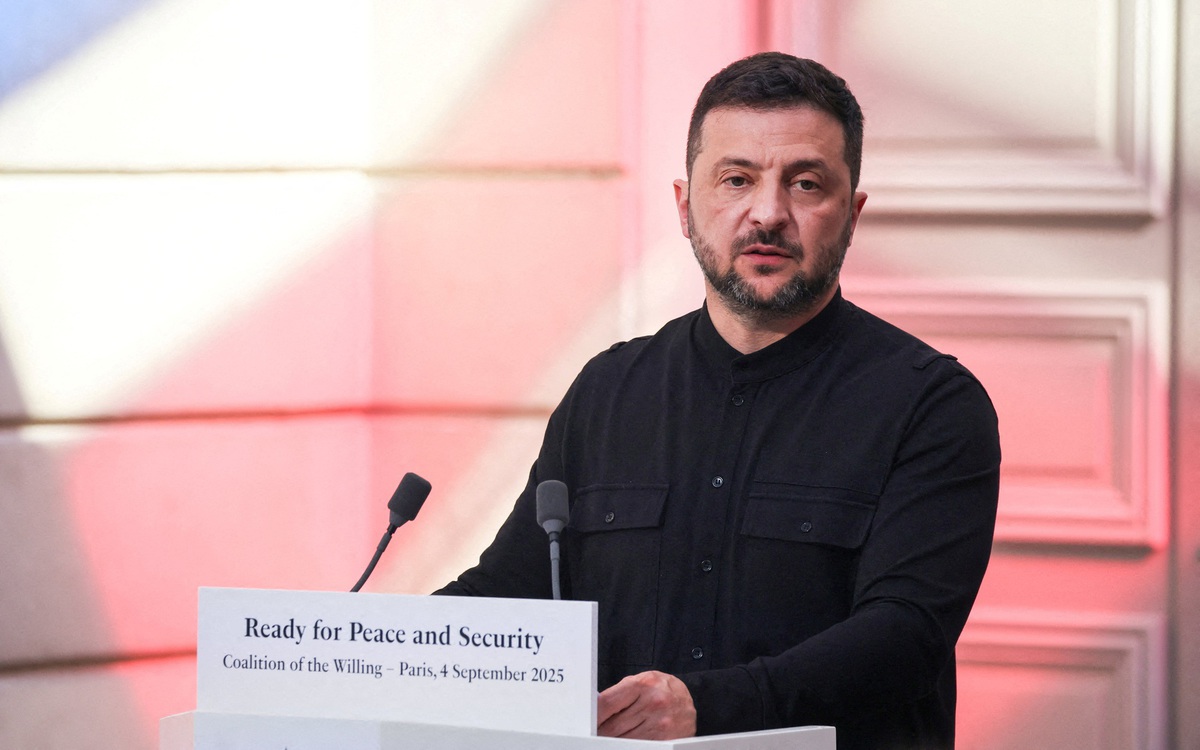 Không kích đẫm máu ở Donetsk: Ông Zelensky tố Nga tấn công dân thường, 20 người chết