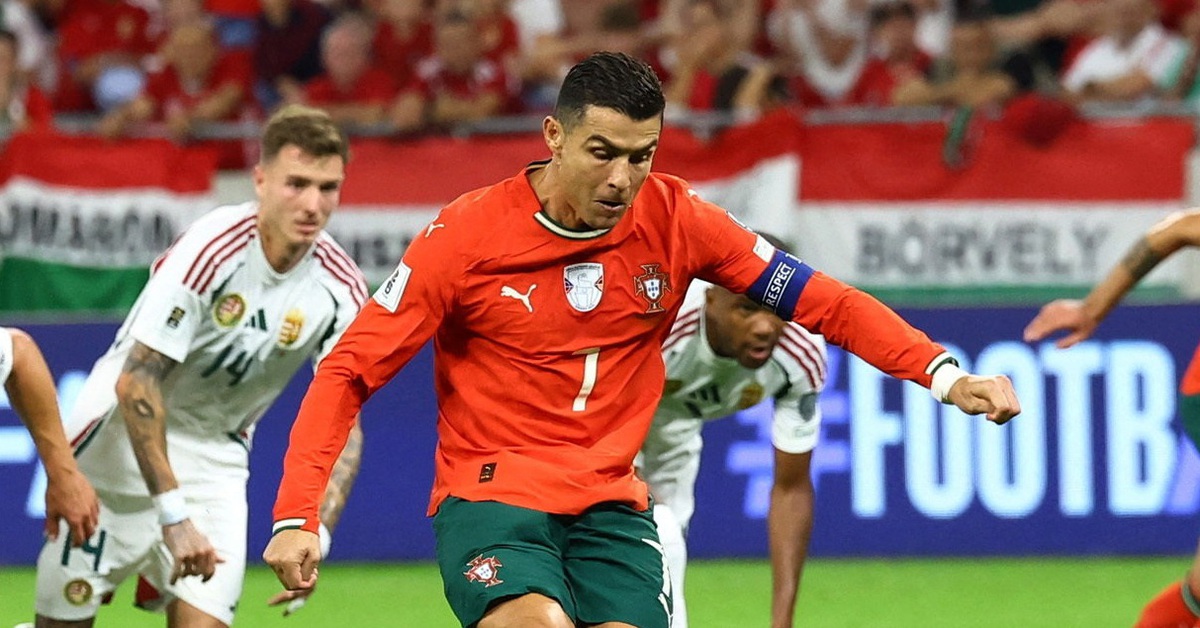Ronaldo ghi bàn thứ 943, đưa Bồ Đào Nha tiến gần World Cup