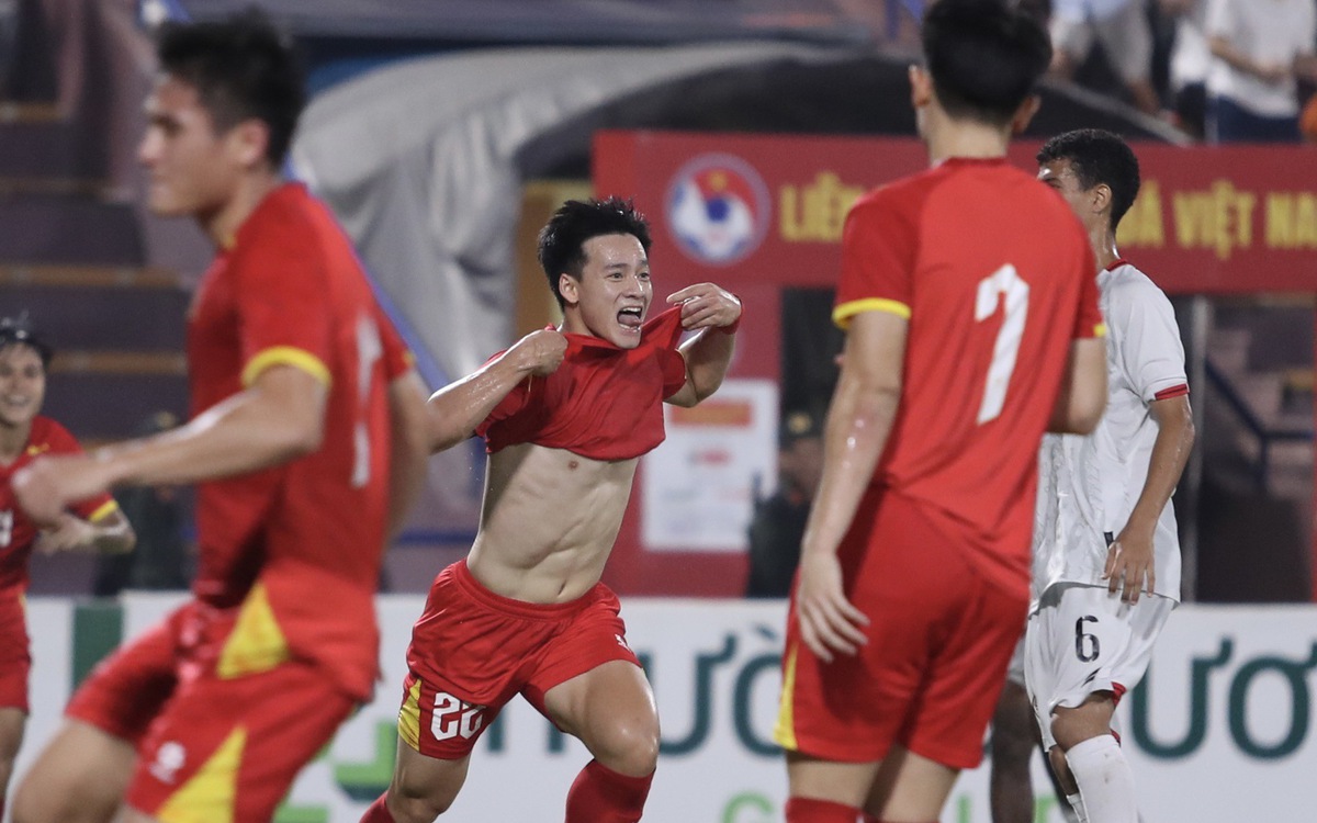 U23 Việt Nam - U23 Yemen (Hiệp 2) 1-0: Thanh Nhàn mở tỉ số