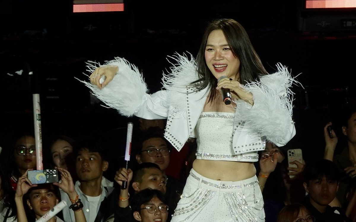 Hàng ngàn khán giả ‘quẩy’ xuyên đêm, đón năm mới tại HOZO City Tết Fest 2025