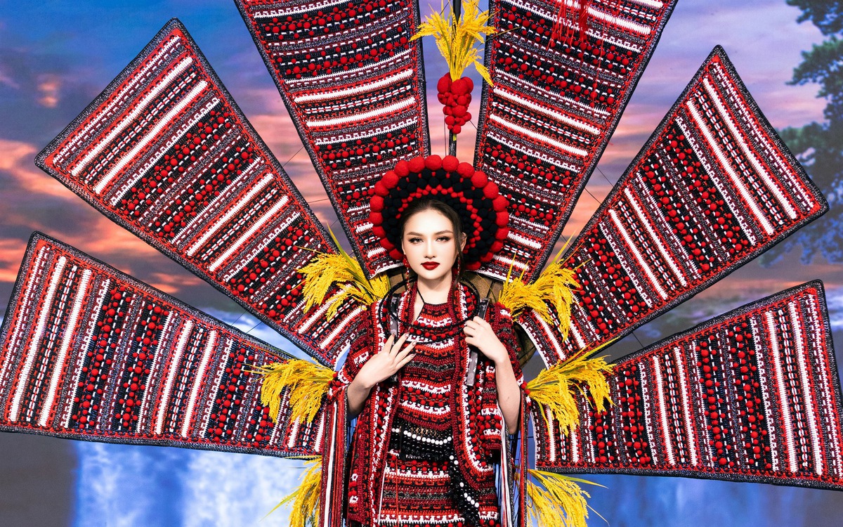 Á hậu Thu Ngân mang văn hóa đồng bào Châu Ro đến Hoa hậu Liên lục địa 2026