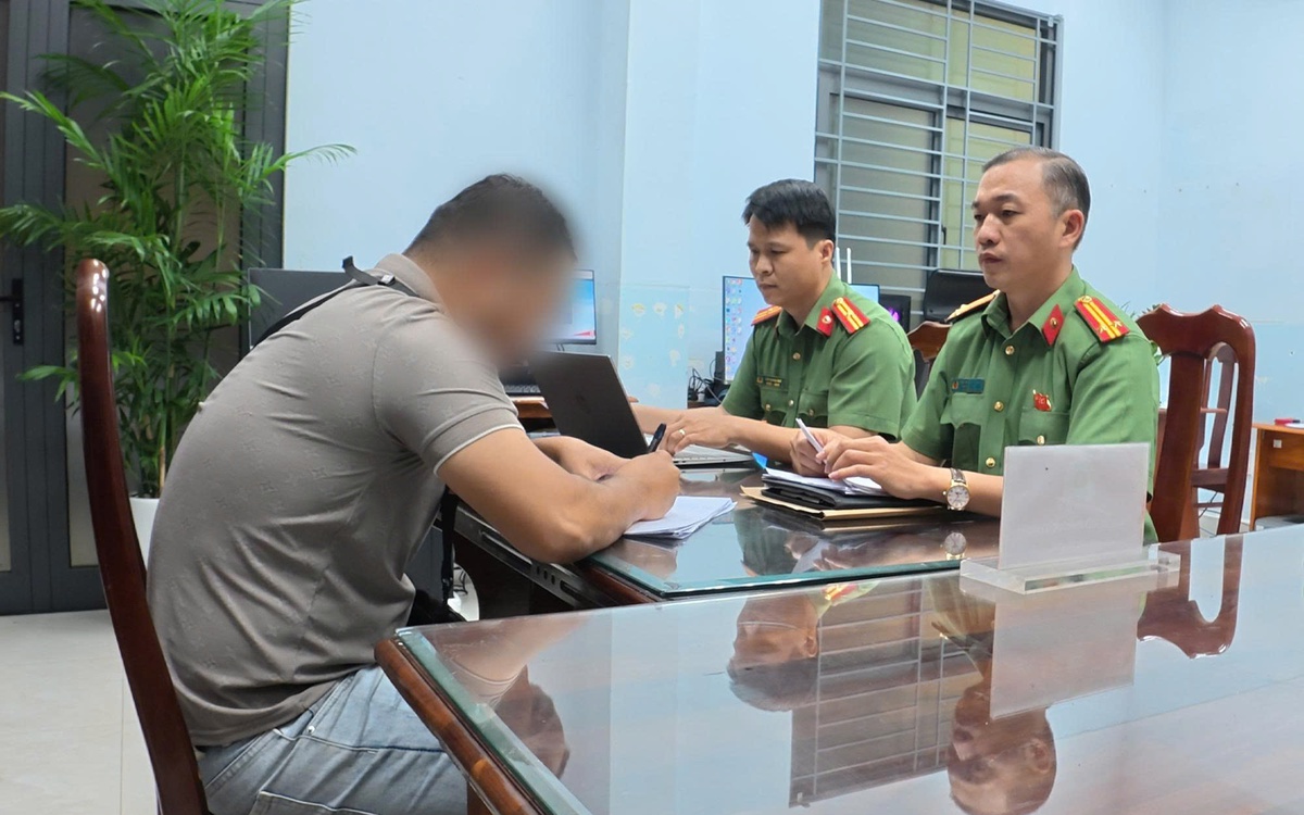 Bị phạt 7,5 triệu do bình luận sai sự thật, xuyên tạc lãnh đạo Đảng ở bài đăng của Lê Trung Khoa