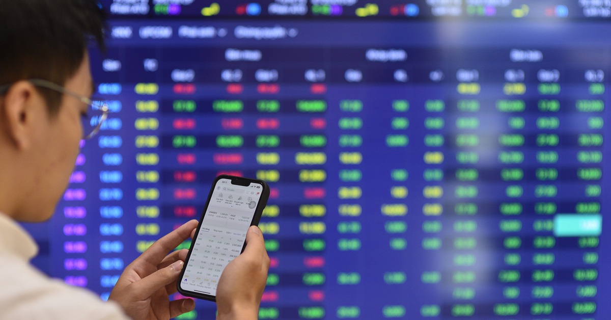 Chứng khoán tuần mới: VN-Index dự báo tiếp tục tăng, vượt 1.900 điểm?