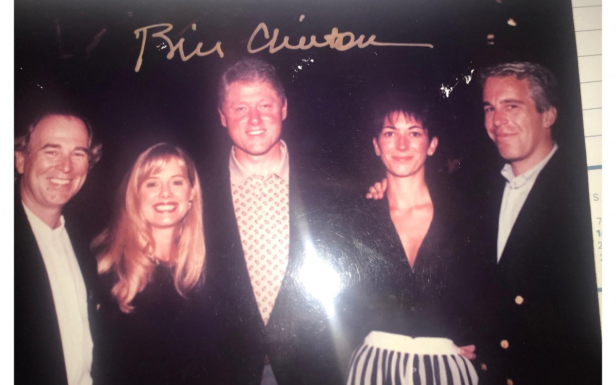 Ông bà Clinton từ chối ra điều trần, có thể bị truy tố