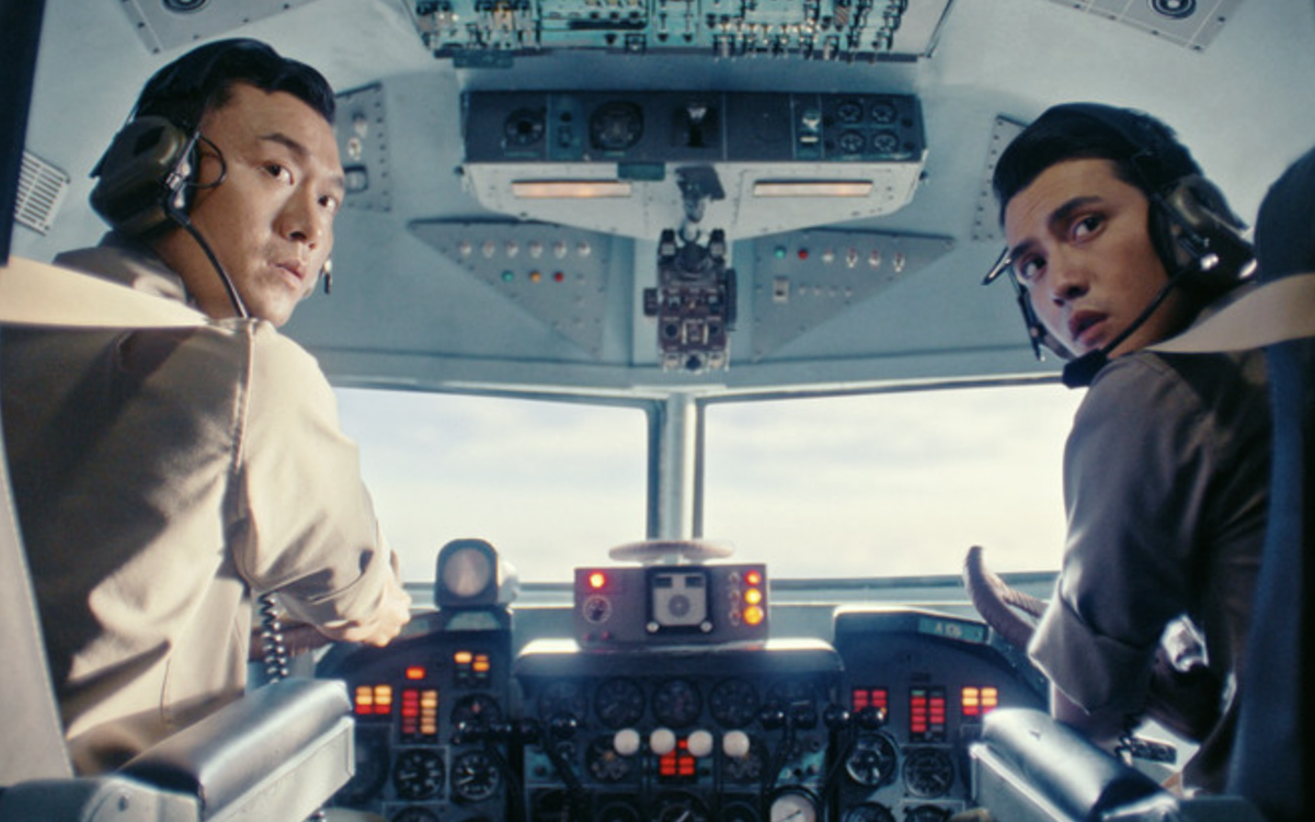 The Cinema Department shows free air combat, Tunnels and many good movies to celebrate the Party Congress