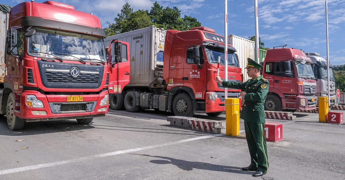 Xuất nhập khẩu kỷ lục hơn 86 tỉ USD, kéo tăng trưởng cho 'cửa ngõ' giao thương Việt - Trung