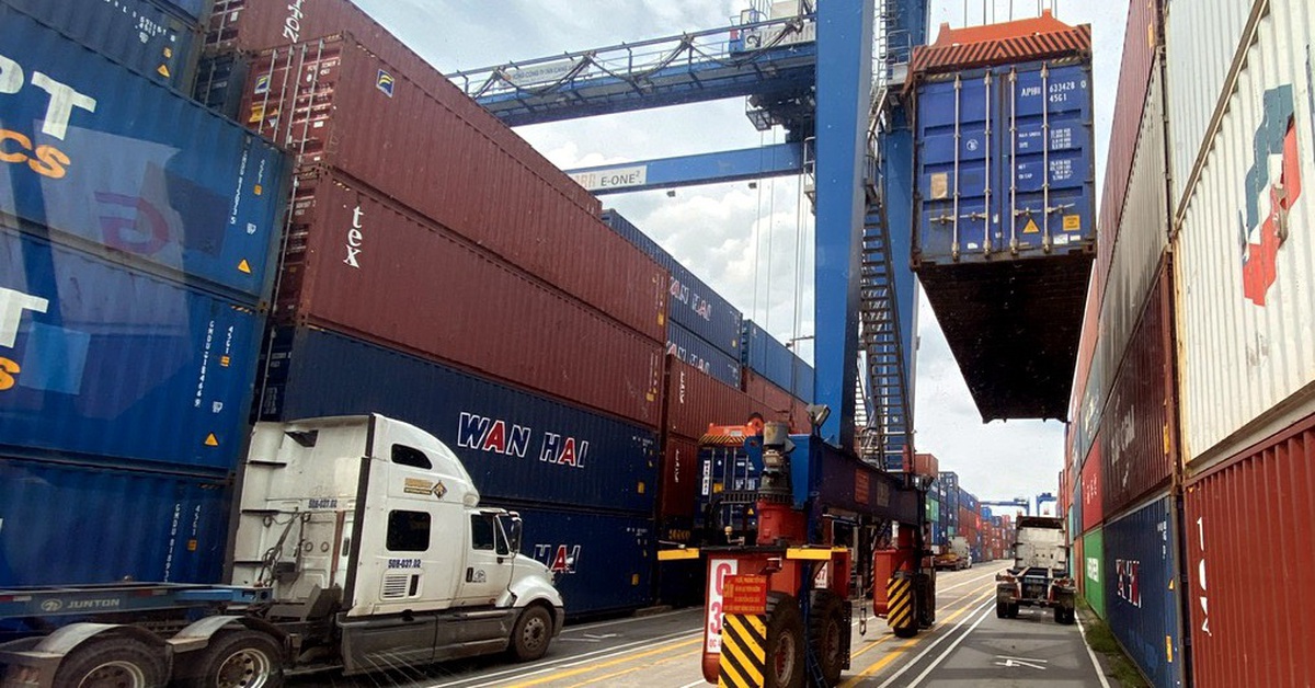 Không chỉ hóa chất, vật liệu xây dựng nhập khẩu cũng mắc kẹt vì chờ văn bản hướng dẫn