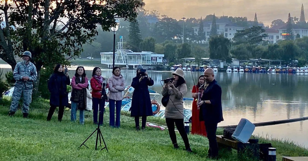 Âm nhạc hàn lâm hòa âm bên góc Hồ Xuân Hương thơ mộng