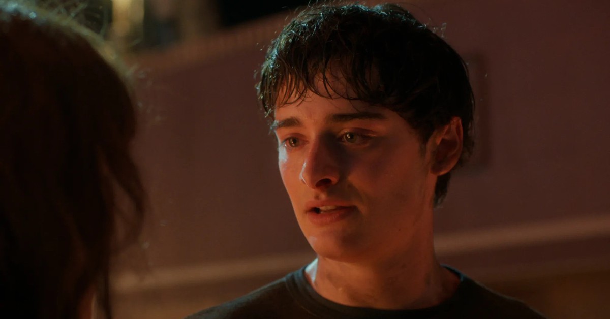 Nhà sản xuất Stranger Things bất ngờ vì cảnh Will 'come out' bị công kích dữ dội