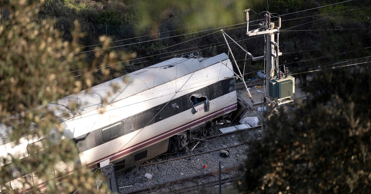 Tiết lộ nguyên nhân ban đầu thảm kịch va chạm tàu cao tốc ở Tây Ban Nha