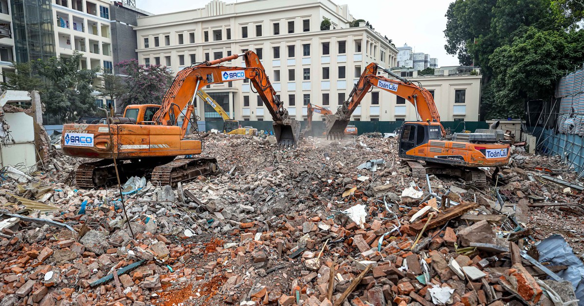 Đang giải phóng mặt bằng khu đất 'kim cương' sát hồ Gươm để làm quảng trường phía đông