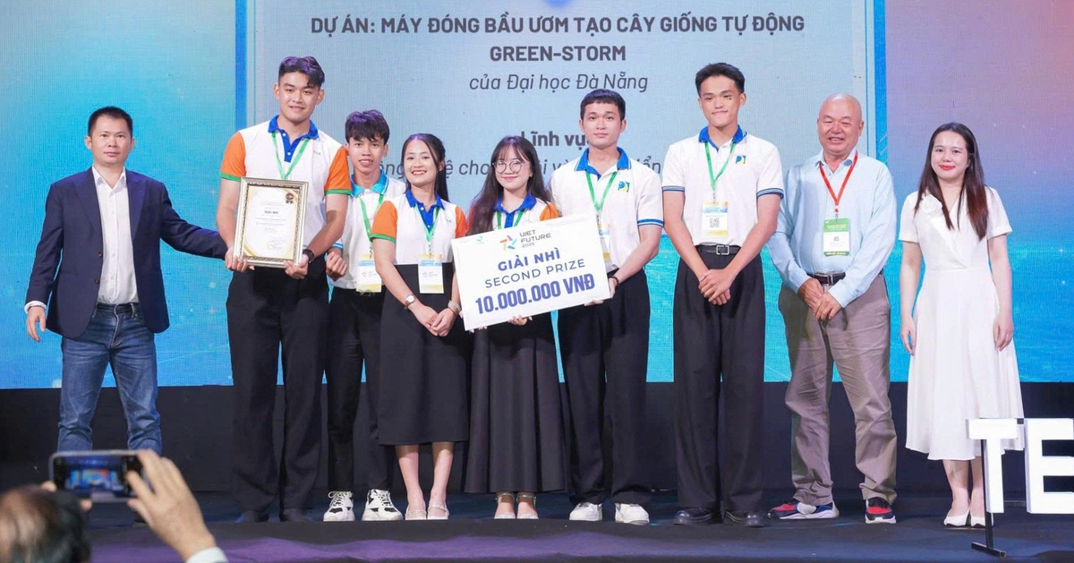 Thương mẹ cực nhọc làm vườn, sinh viên chế tạo máy đóng bầu cây giống