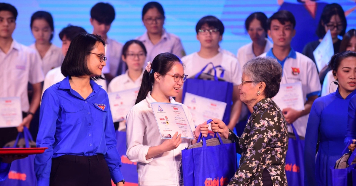 Trở về cùng xây dựng quê hương - Kỳ 8: Cầu nối những tấm lòng thiện nguyện vì đồng bào