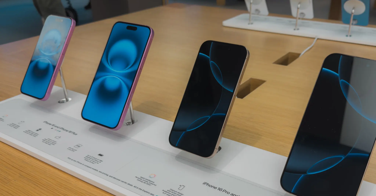 Điện thoại âm thầm đắt lên, người dùng ngày càng 'đau ví'