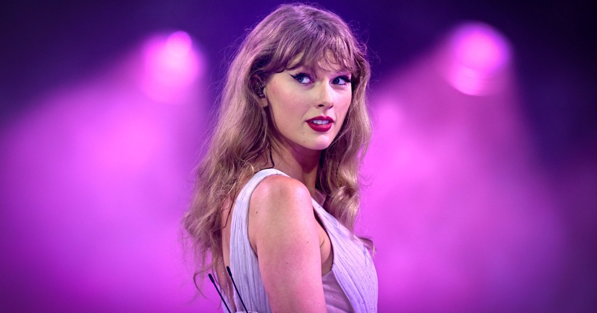 Taylor Swift làm nên lịch sử khi được vinh danh vào Đại sảnh Danh vọng Nhạc sĩ