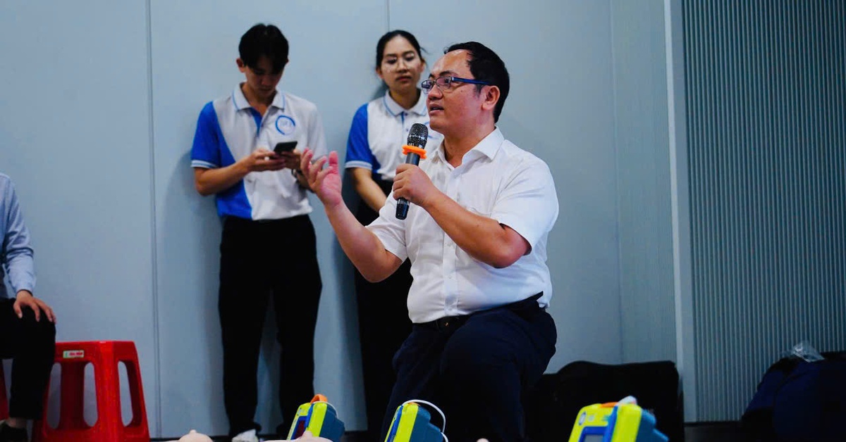 Ga metro có máy khử rung tim cứu người trong 3 - 5 phút vàng