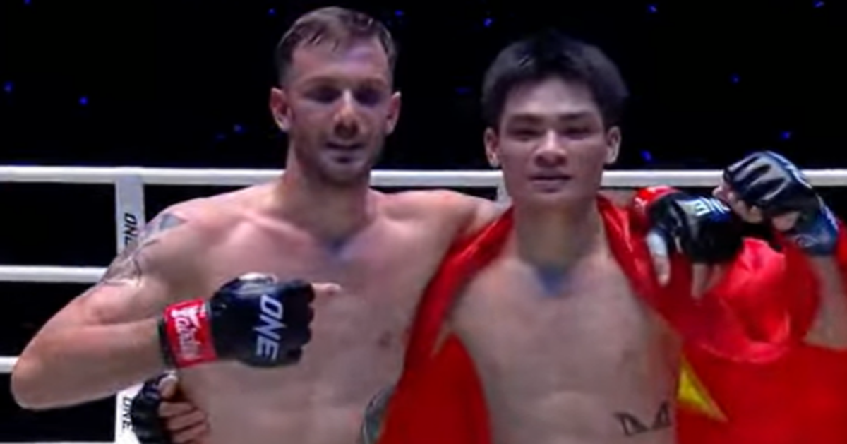 Thành Thoan hạ võ sĩ người Ý ở ngày ra mắt ONE Friday Fight