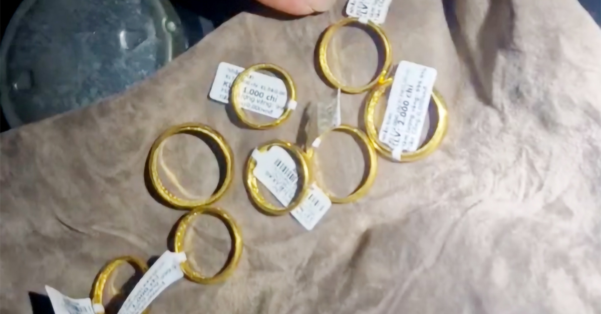 Bắt 2 nghi phạm đột nhập vào nhà dân trộm tiền, vàng lúc rạng sáng