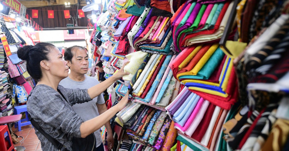 Doanh nghiệp, hộ kinh doanh không phải khai, nộp phí môn bài từ 2026