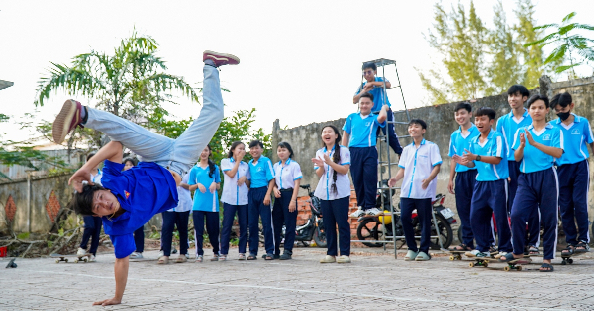 Trường ở Cà Mau mở 28 câu lạc bộ miễn phí, mời nghệ sĩ, võ sư dạy học sinh