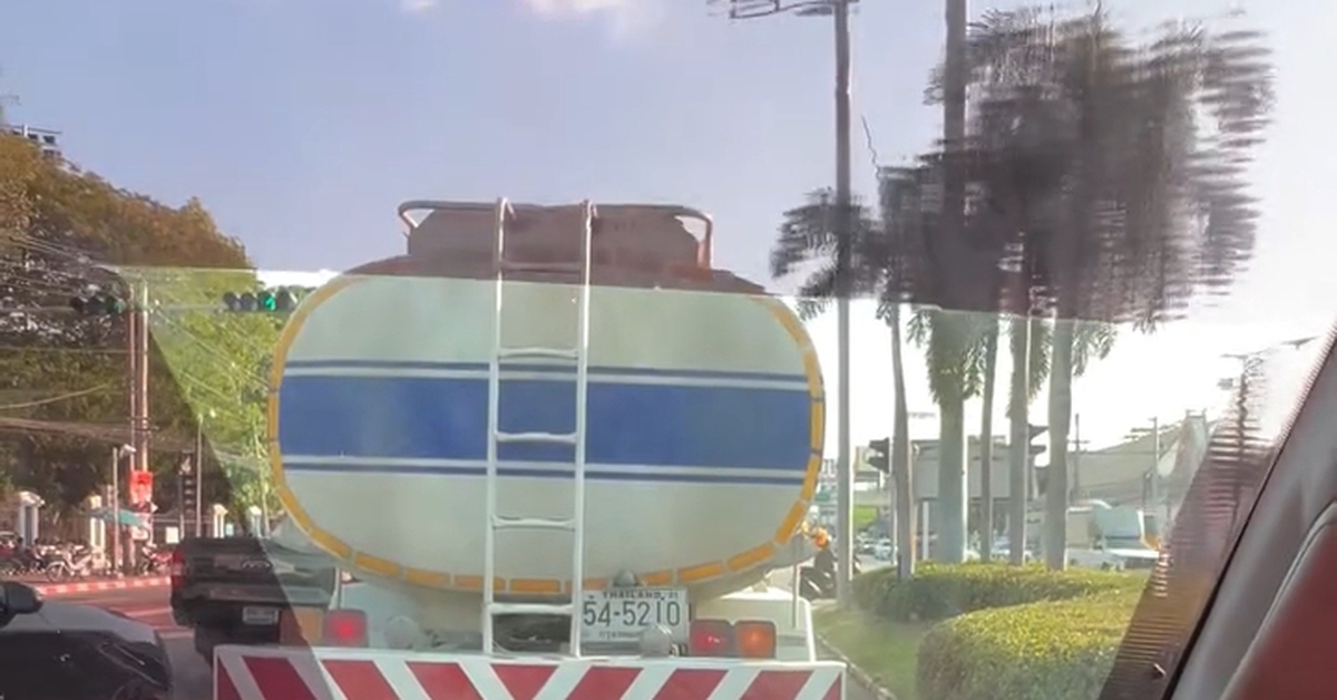 Chú mượn xe khoét phim cách nhiệt, chủ xe từ bực mình quay sang biết ơn