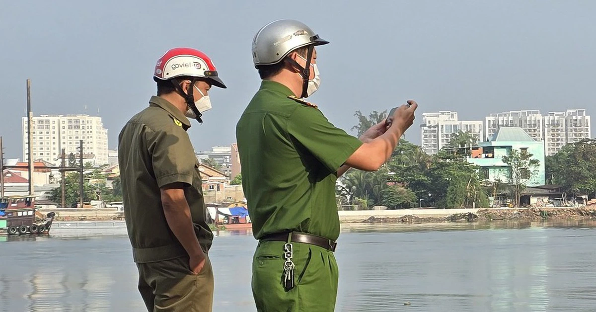 Tìm thân nhân của thi thể trôi sông Đồng Nai 'có vết mổ và đặt túi đựng chất thải ở bụng'