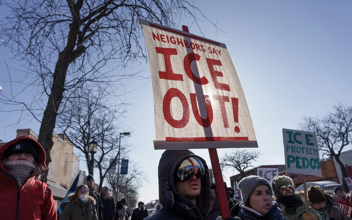 Chính phủ Mỹ có nguy cơ đóng cửa một phần vì vụ bắn chết người ở Minneapolis