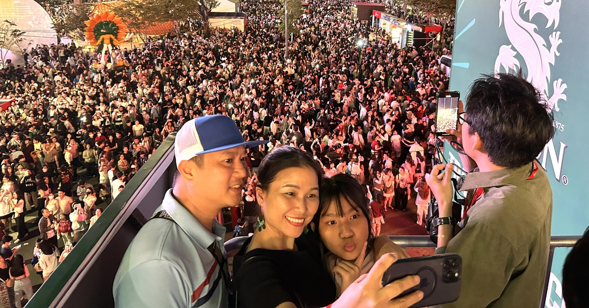 Tinh thần dân là gốc qua góc nhìn văn nghệ sĩ