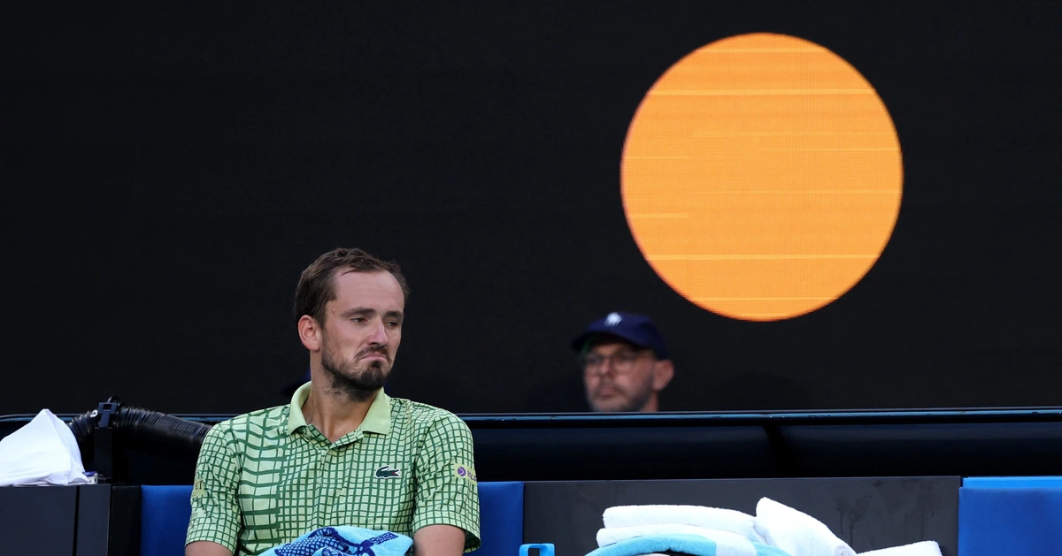 Medvedev nói thua tâm phục khẩu phục trước tay vợt gốc Việt Learner Tien