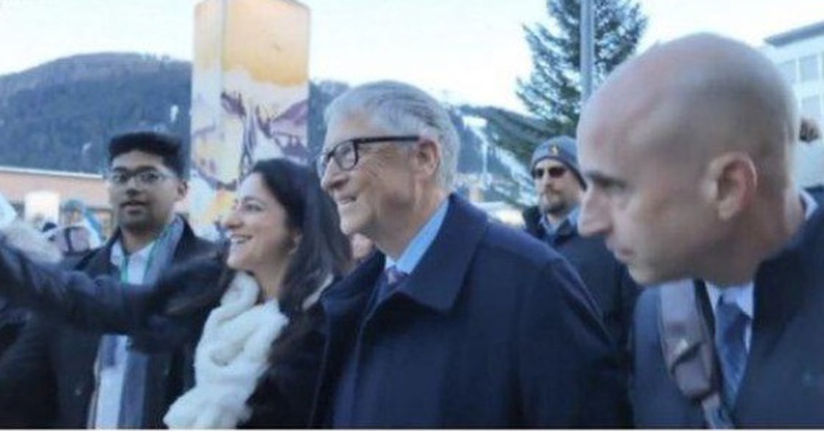 Làm rõ thông tin đám đông hô vang 'kẻ giết người hàng loạt' nhắm vào tỉ phú Bill Gates