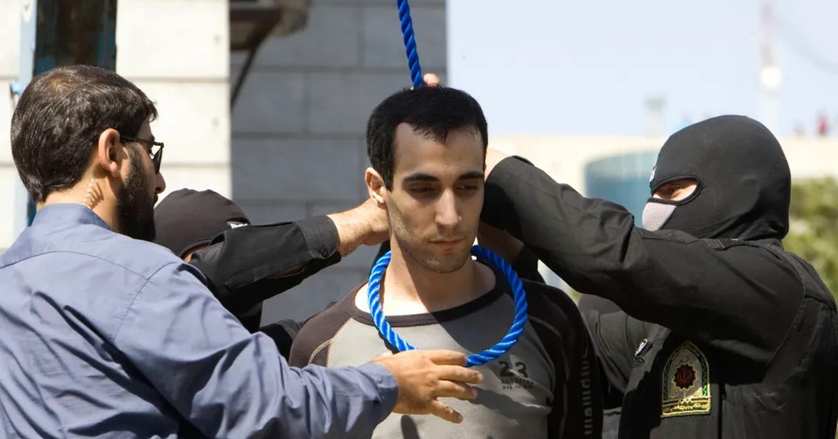 Loạt ảnh Iran công khai treo cổ người biểu tình là sai sự thật