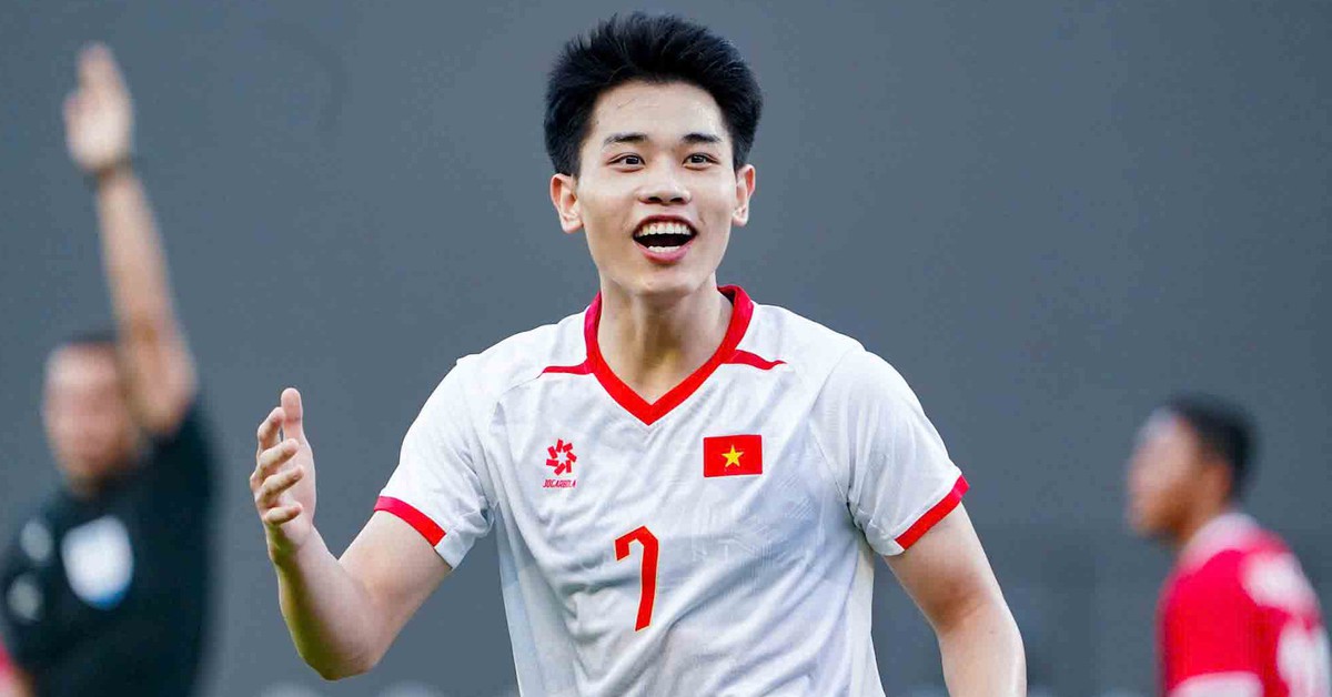 CĐV Đông Nam Á: Ngôi sao đáng xem Đình Bắc bị cấm còn 7 cầu thủ trái phép Malaysia được đá, phi lý!