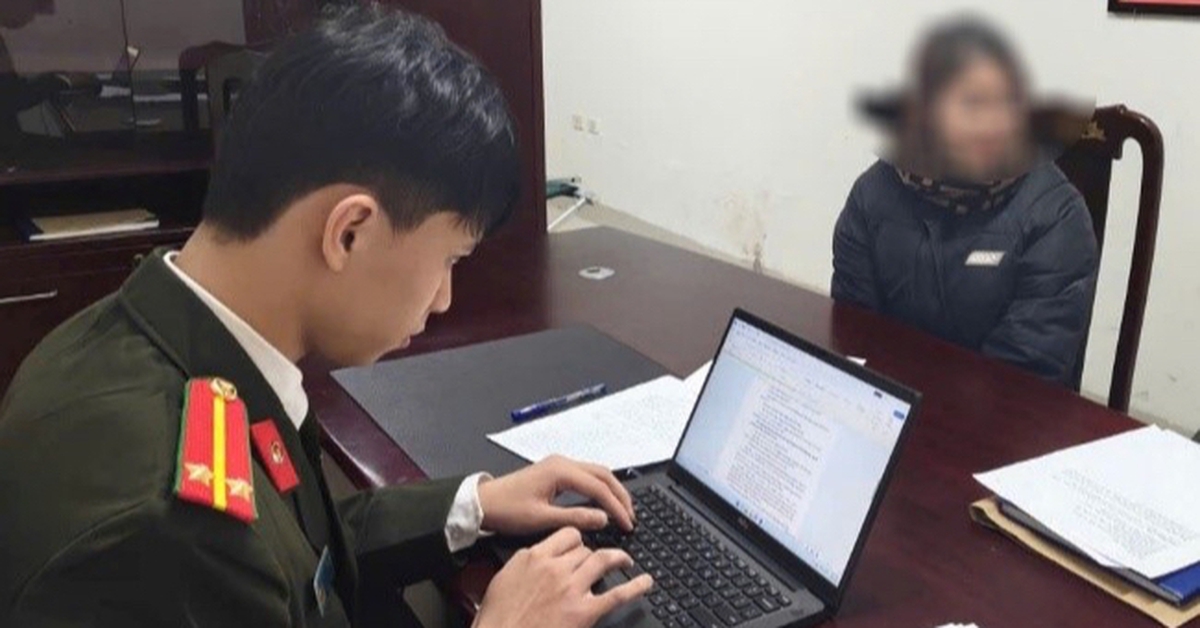 Xử phạt người phụ nữ đăng tin 'cấm xe tải để bán giấy đi đường' ở Hà Nội