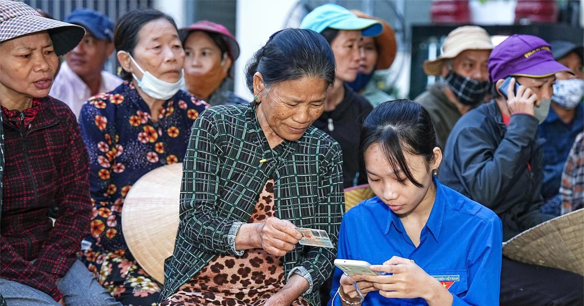 Chuyến xe mùa xuân: Chở giấc mơ sum họp ngày Tết