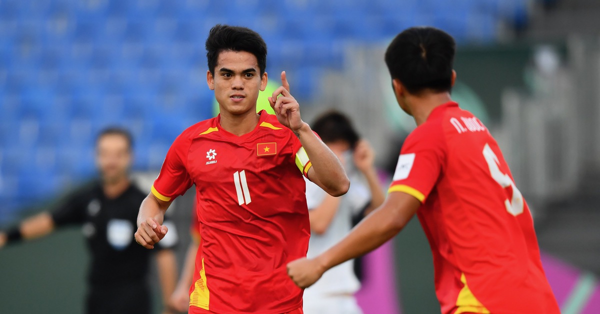 Khuất Văn Khang: 'Thua U23 Trung Quốc khiến chúng tôi dằn vặt, không ngủ được'