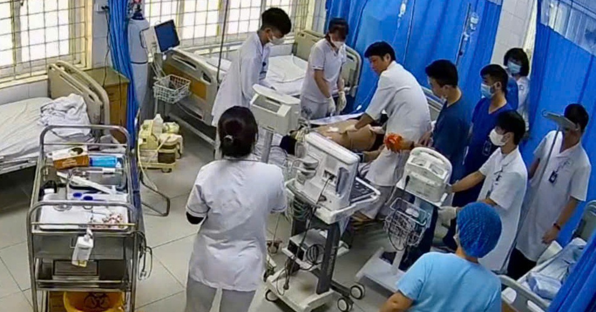 50 phút ép tim cứu sống nam sinh 22 tuổi ngã gục tại giảng đường